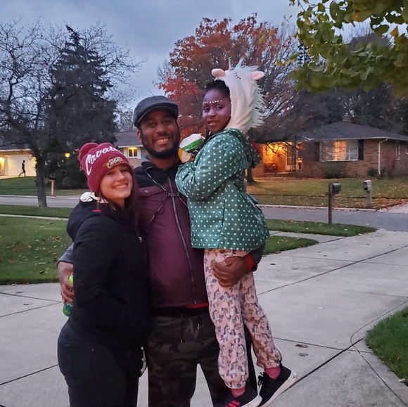 Meet your Poshers, Grabbiee!!! - Picture 5 of 14